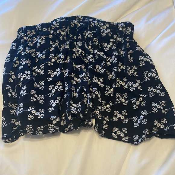 ASOS BLACK & WHITE BEACH SHORTS - Picture 5 of 7